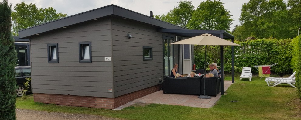 Holterberg 4-6 pers. Chalet Buiten Voorzijde.jpg