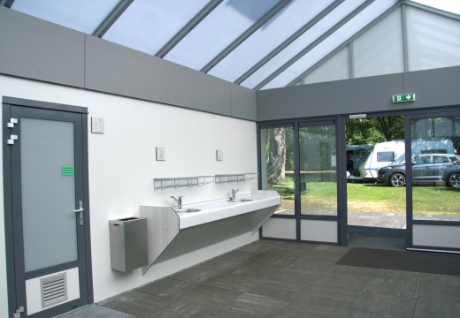 Camping de Holterberg - Sanitairgebouw (1).jpg