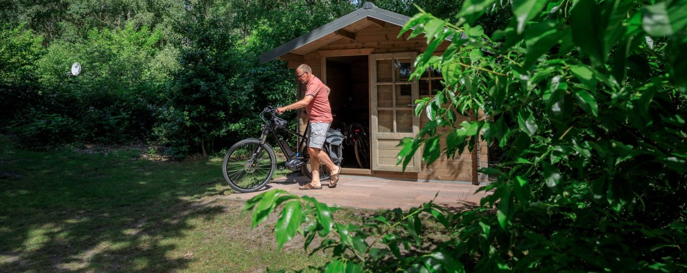 Holterberg Luxe Chalet fietsenschuurtje.jpg
